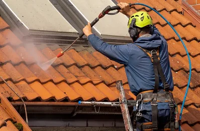 Démoussage et hydrofuge de toiture à Hardinvast